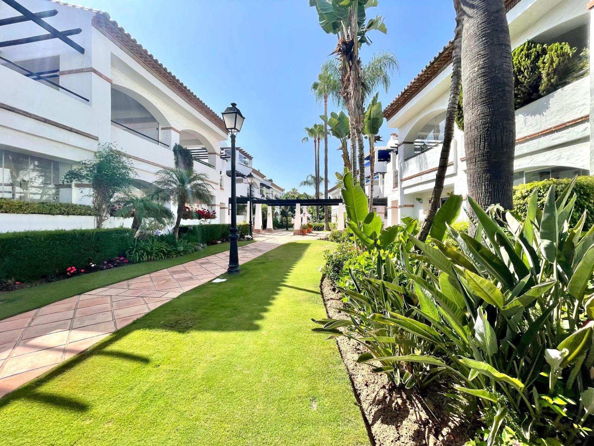 Solguest Apt A 7 Minutos De Puerto Banus 1ª Linea Playa!!! Marbella Exterior photo